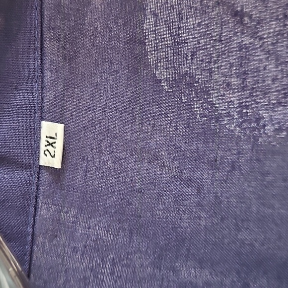 GUC Oversized Button-Up Shirt  2X - Picture 2 of 4